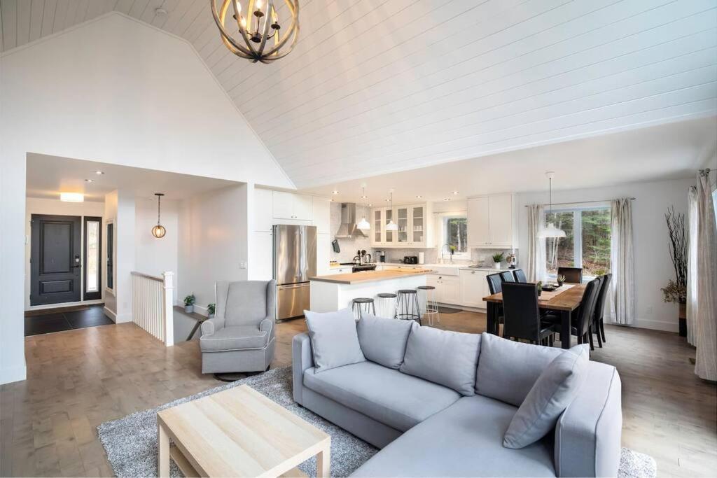 Saint-Faustin Luxurious Scandinavian Golf Chalet With Private Spaヴィラ エクステリア 写真